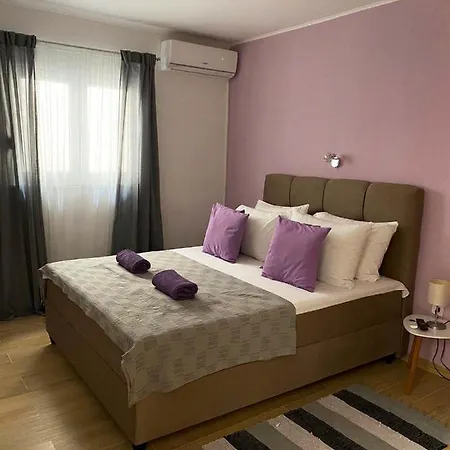 Πανσιόν Adaleta 2*